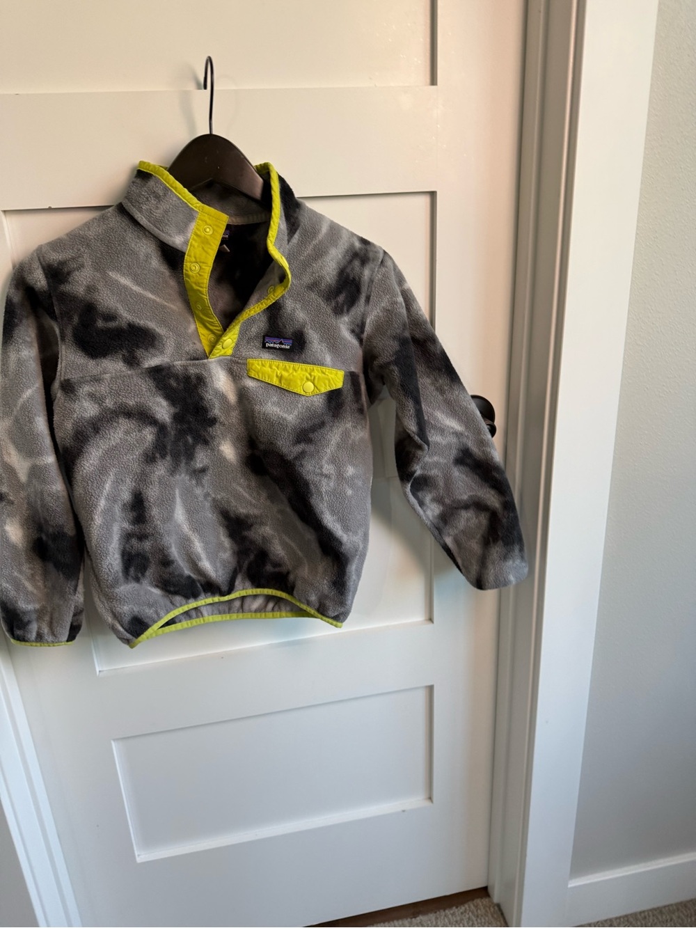 Patagonia Gray Tie-Dye Fleece Pullover with Lime Trim - Kids